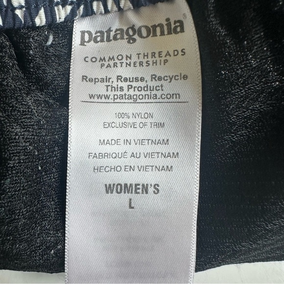 Patagonia W’s Barely Baggies Shorts 2 1/2 Quiver & Quill Navy Blue Pattern Large - Picture 9 of 9